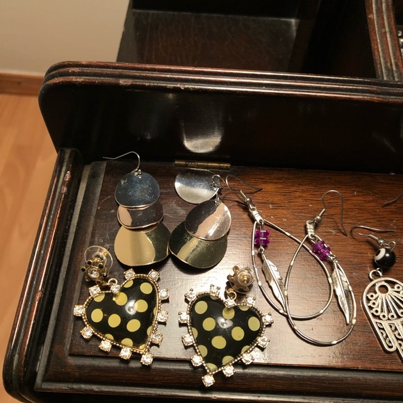 8 pair lot // STATEMENT hook dangle earrings // dressy // party // trendy - Picture 2 of 16